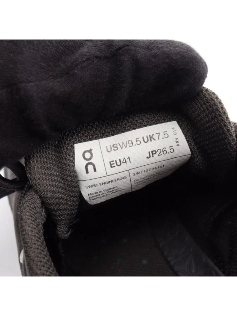 Loewe Sneakers on Cloud Venture Black